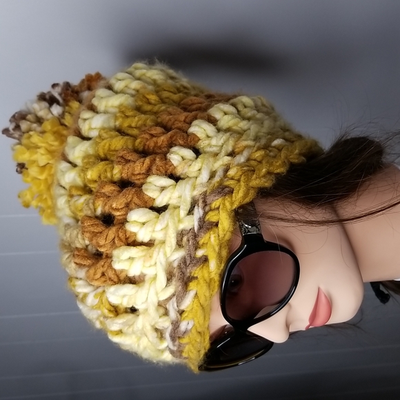 Handmade Crochet Slouchy Chunky Beanie w/ Pom - Picture 4 of 10